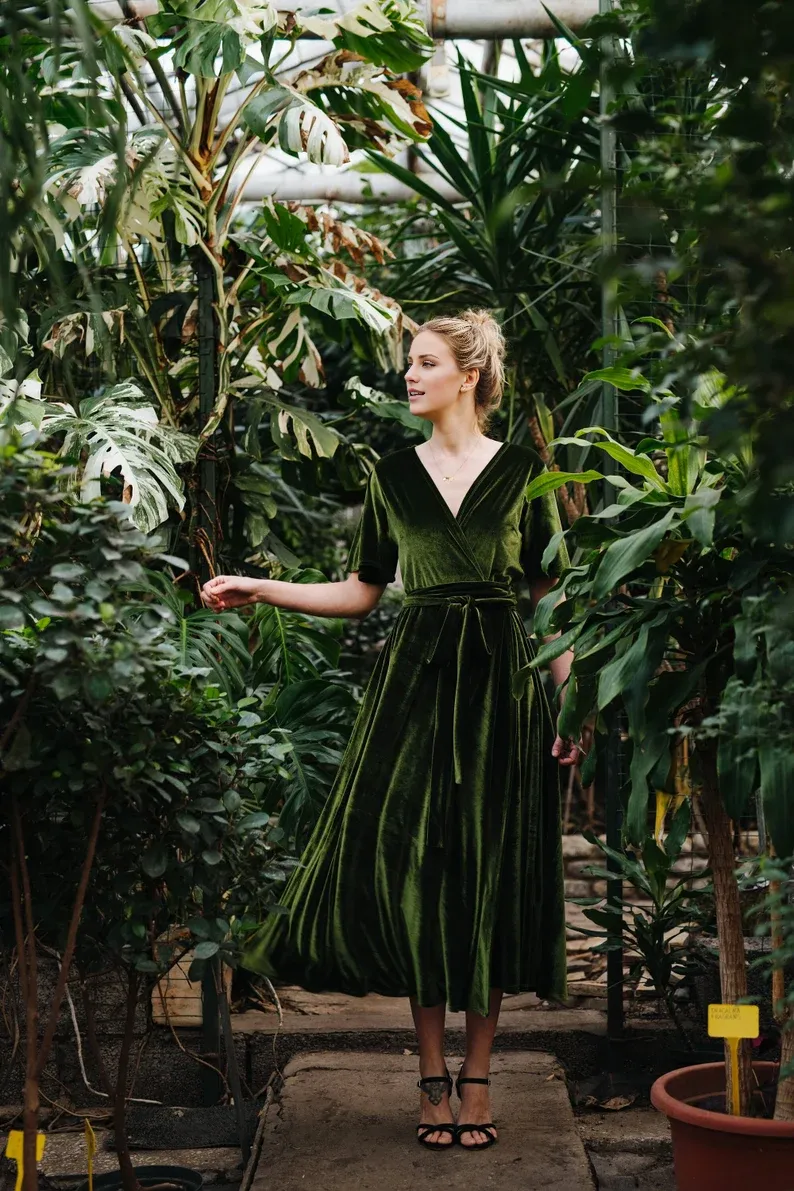 Elegant Velvet Dress Short Sleeves Dress V Neck Formal Dress for Wedding Guest Dresses