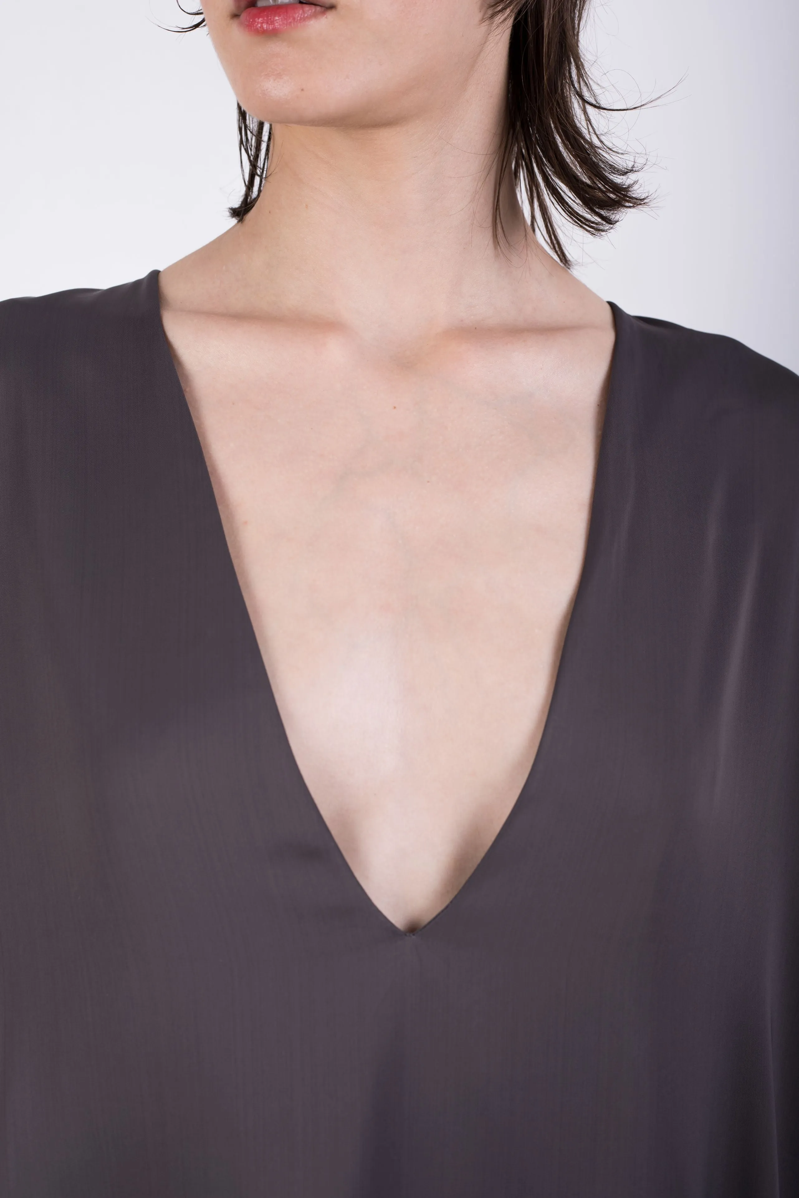 V-neck cupro dress